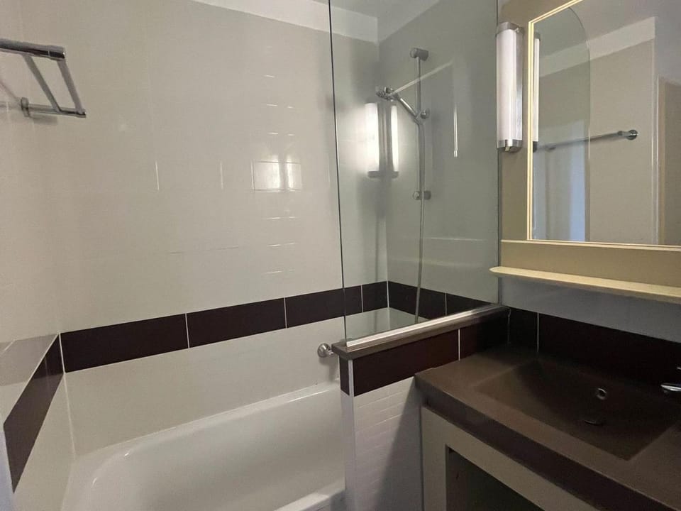 Duplex 3 pièces avec solarium et accès piscines - FR-1-504-668 Apartment in Saint-Raphael