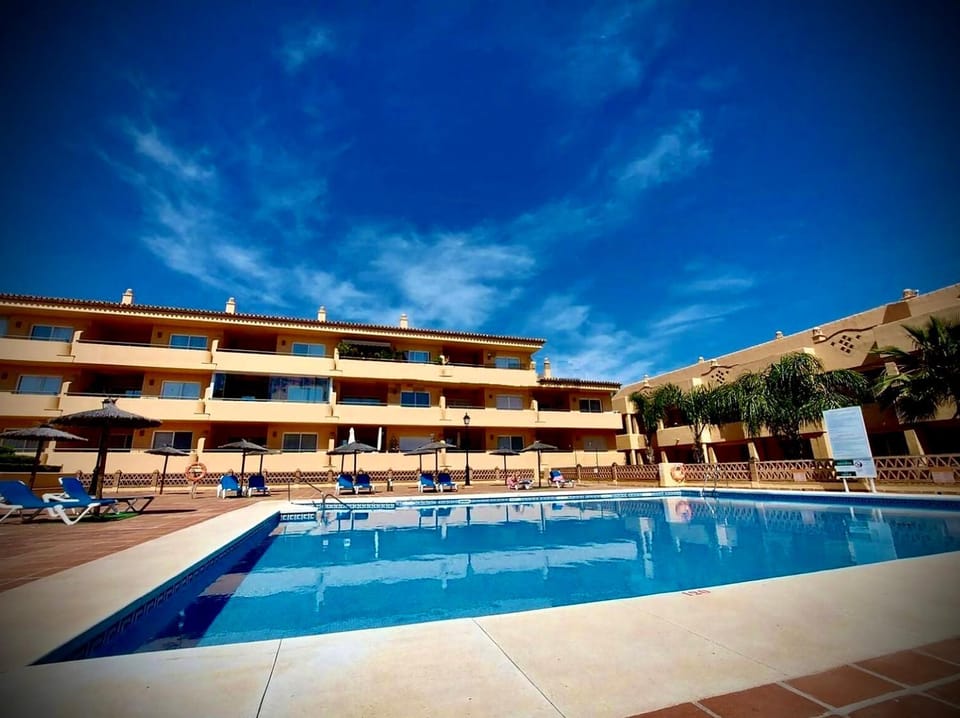 2 bed Elviria - 65sqm Terrace - Pools - Walk to Beach Apartment in Marbella