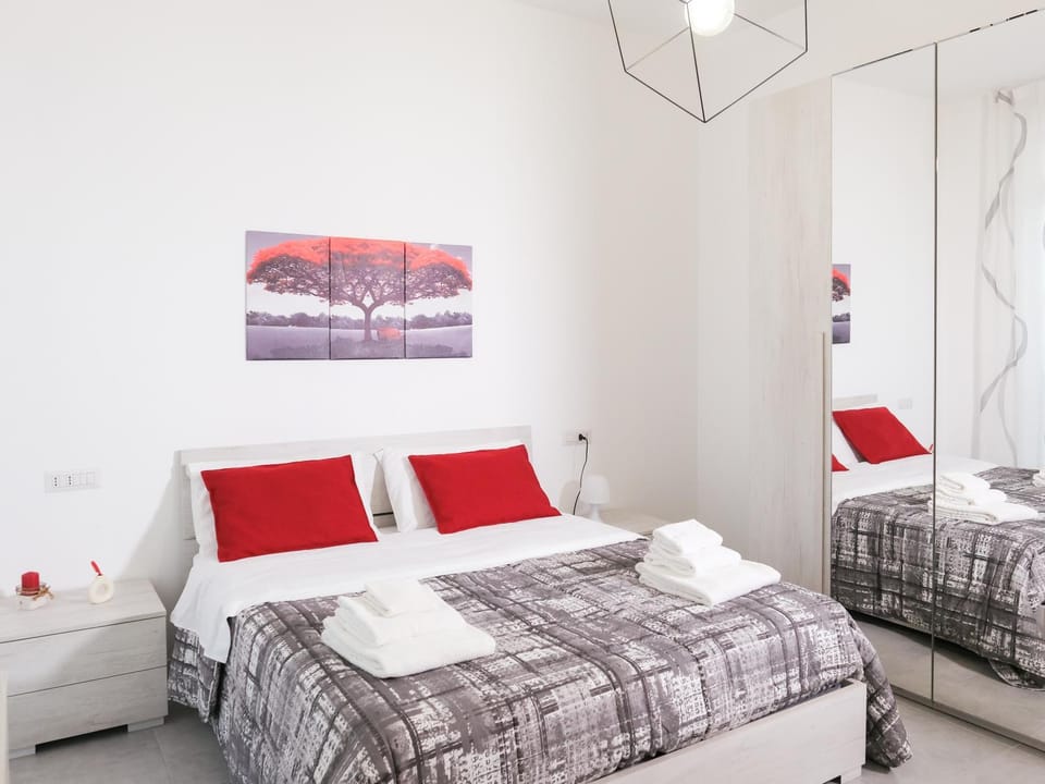 Photo of the whole room, Bedroom