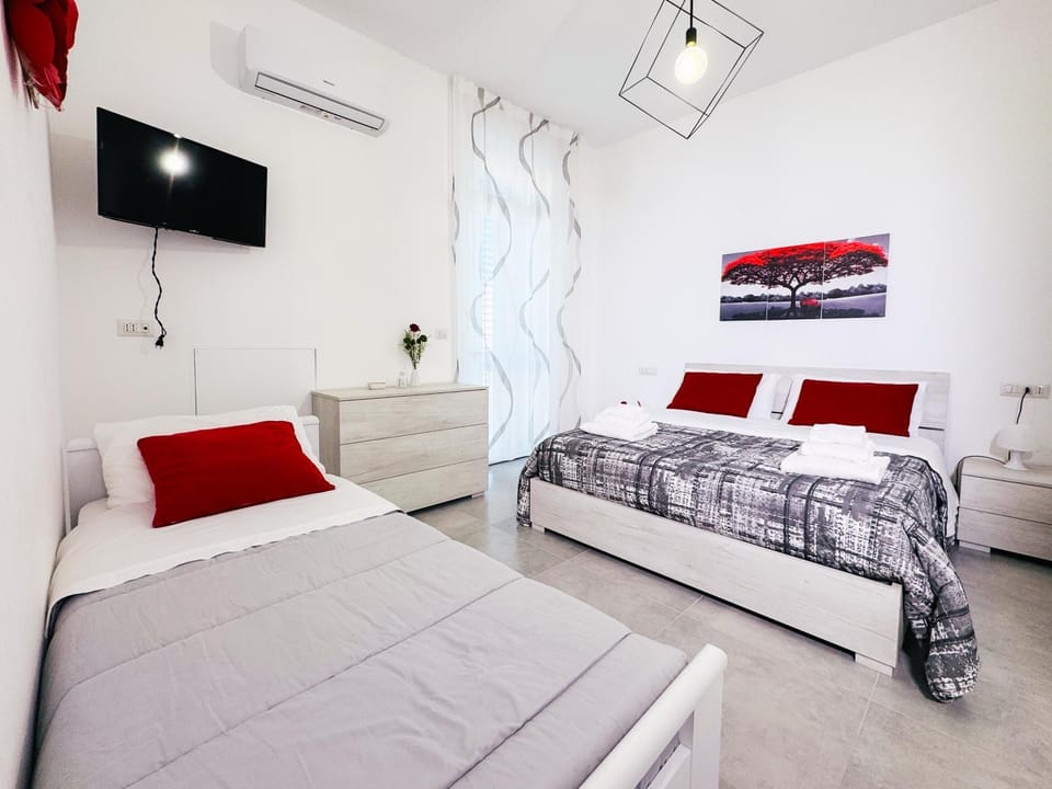 TV and multimedia, Photo of the whole room, Bedroom