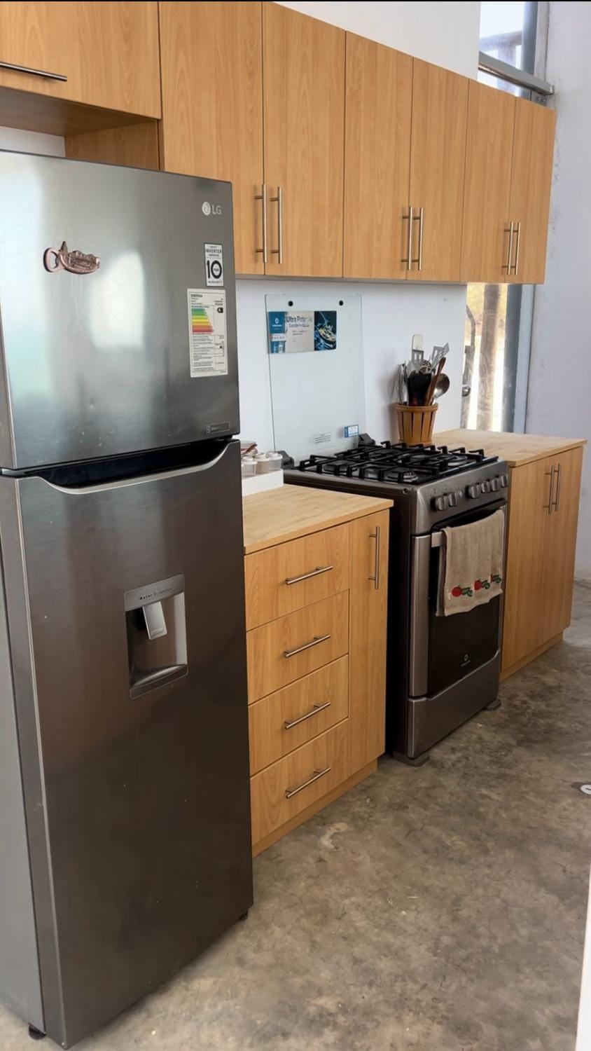 Kitchen or kitchenette, dishwasher, minibar, oven, stove