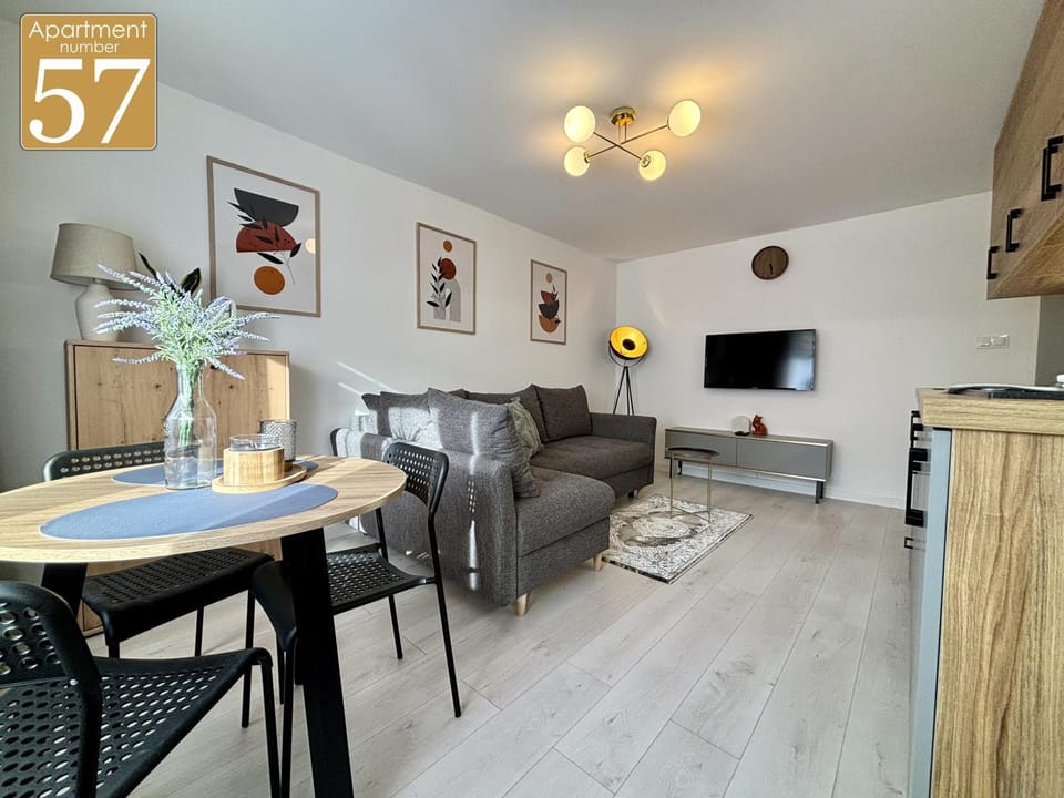 Kitchen or kitchenette, Living room, Seating area, Dining area