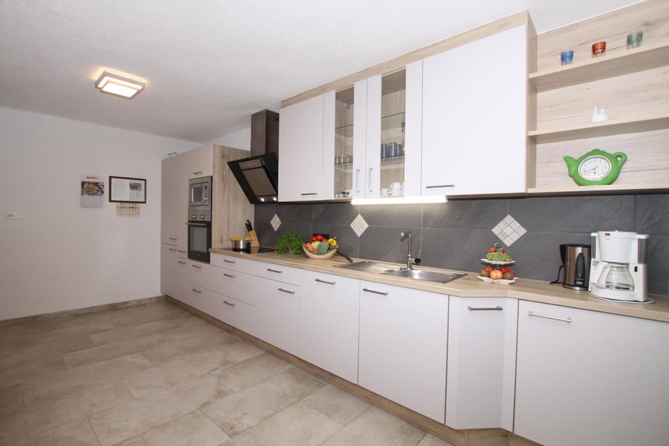 Landhaus Granat Bed and Breakfast in Tyrol