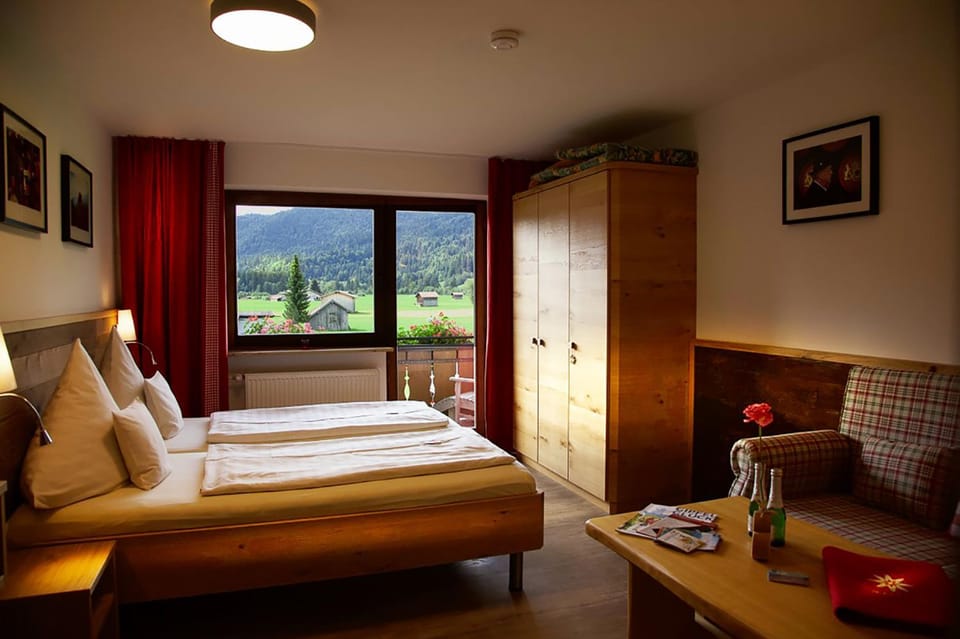 Balcony/Terrace, Living room, Bedroom