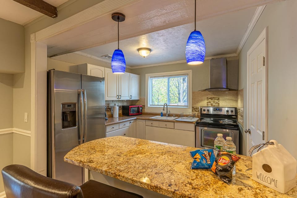Kitchen or kitchenette, minibar, pet friendly, stove