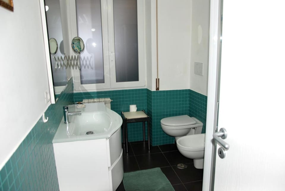 LOCAZIONE TURISTICA PAOLUCCI Bed and Breakfast in Rome