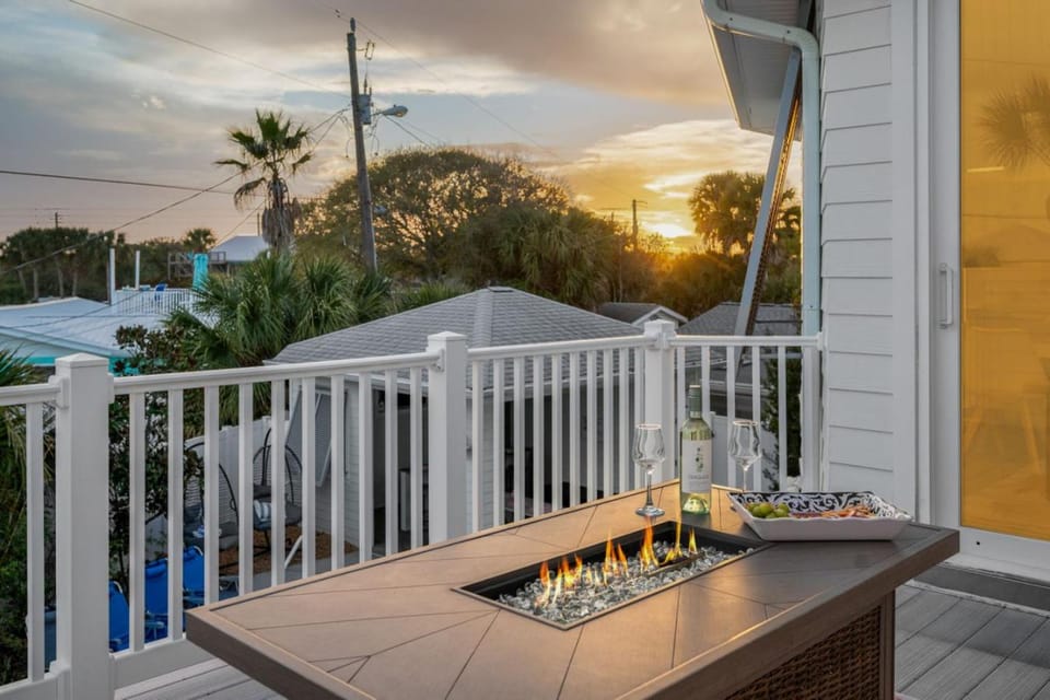 Luxury Resort, Near Beach, Heated Pool, Game Room, Hot Tub, Tiki Bar, Pets House in Butler Beach
