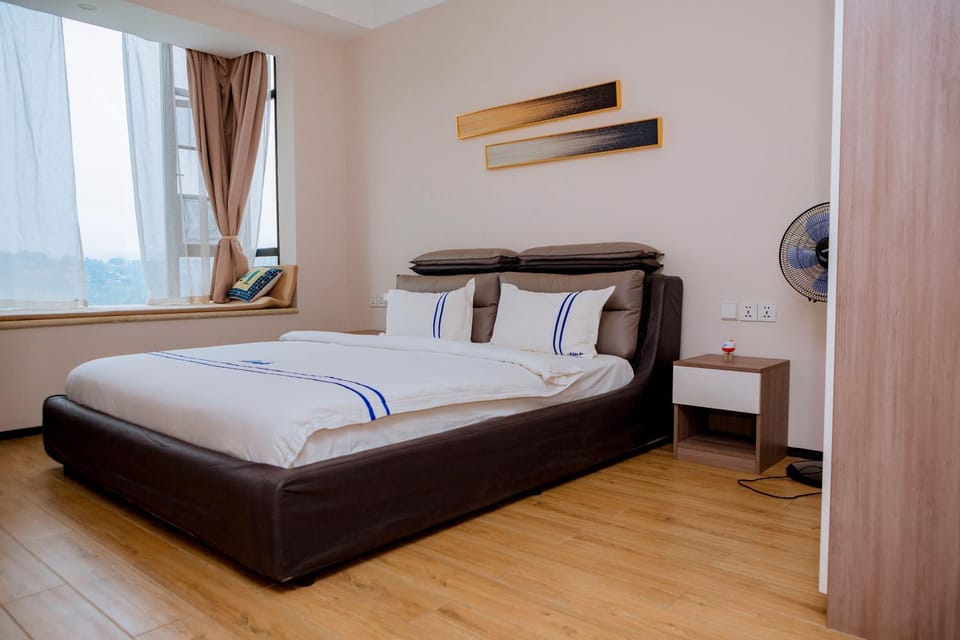 Bed, Photo of the whole room, Bedroom
