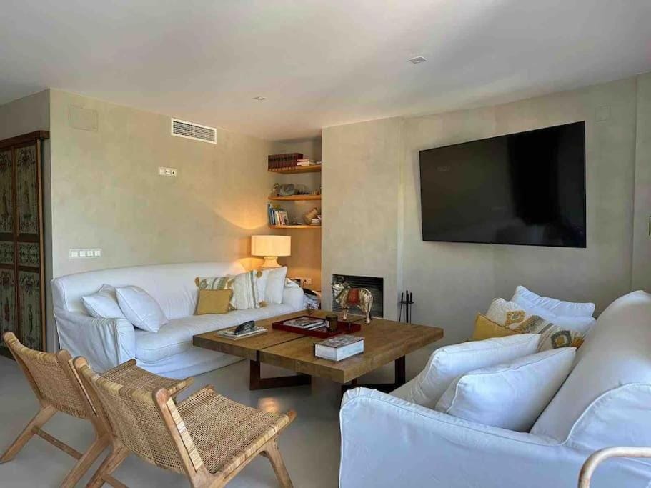 TV and multimedia, Living room
