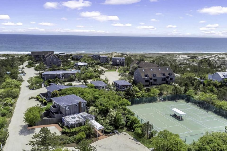 Unit 711 Ocean Colony Beach Apartment in Long Island