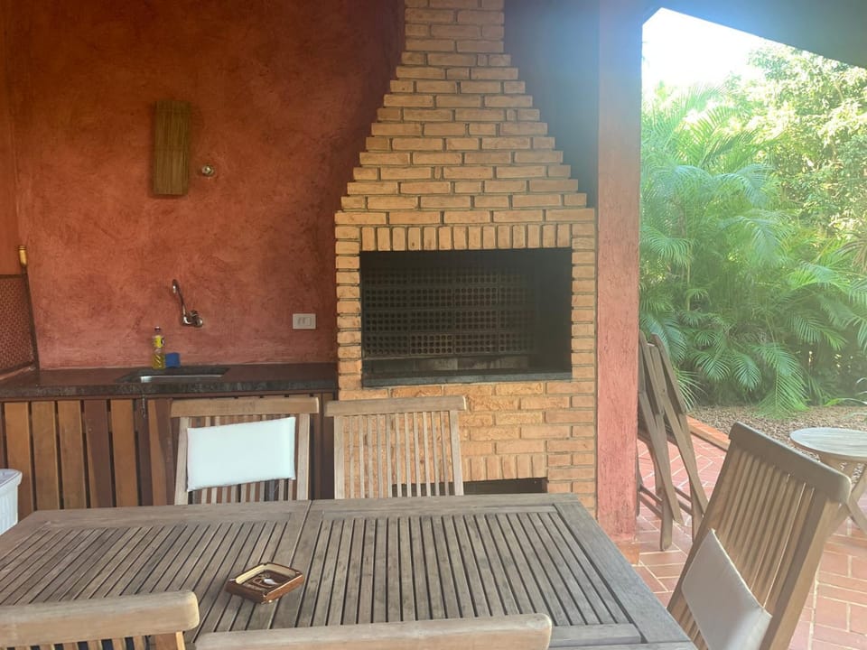 Praia de Maresias em condomínio a 150 m da areia House in São Sebastião