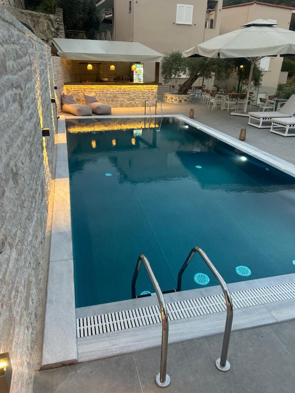 Swimming pool