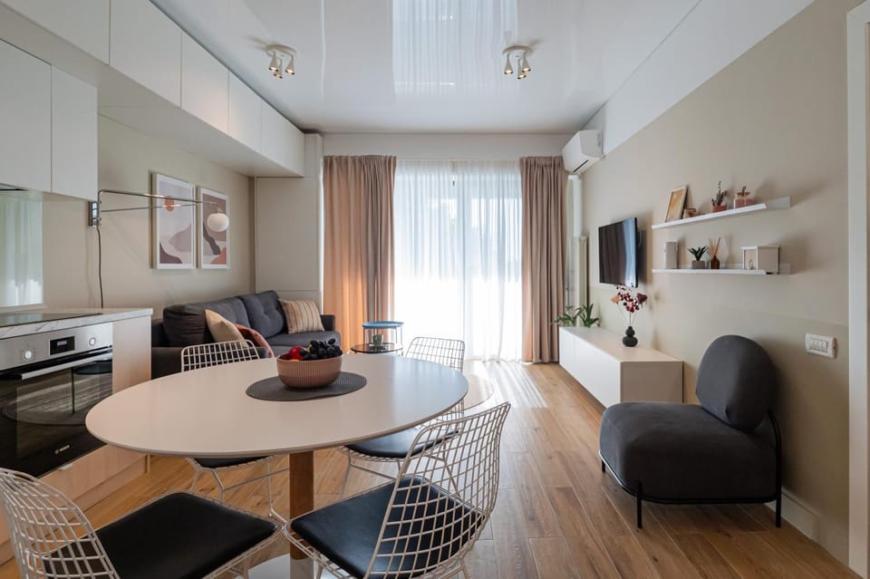 TV and multimedia, Coffee/tea facilities, Kitchen or kitchenette, Living room, Seating area, Dining area, dishwasher, microwave, oven, stove, toaster, washing machine