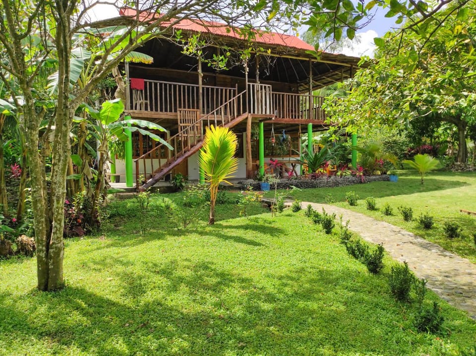 Property building, Day, Natural landscape, Garden, Garden view