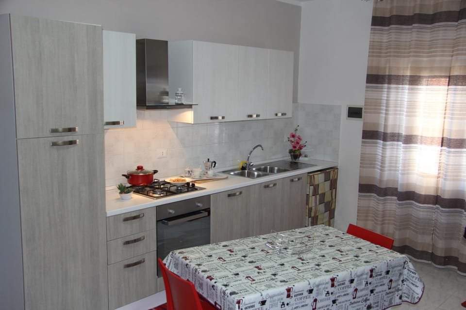 TV and multimedia, Kitchen or kitchenette, Living room, Dining area