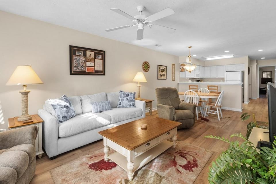 3 Bedroom Condo with Stunning Views-Ground Floor House in South Carolina