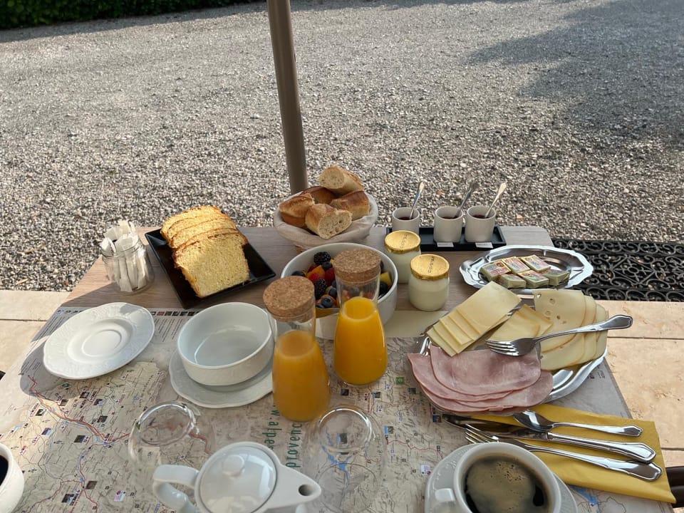 Breakfast, Continental breakfast