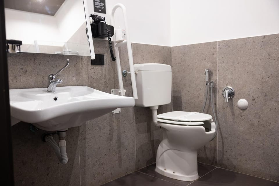Toilet, Bathroom
