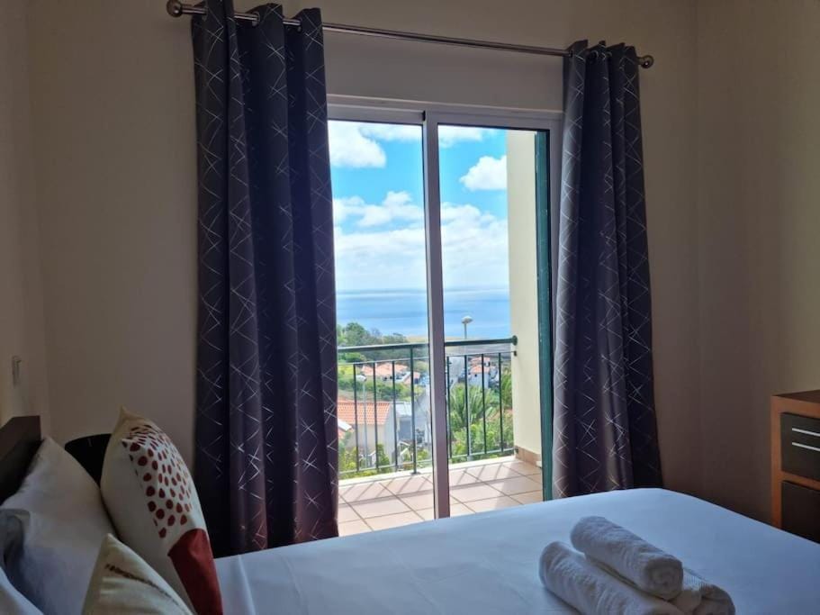 View (from property/room), Balcony/Terrace, Bedroom, Sea view