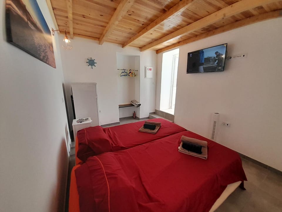 Bed, TV and multimedia