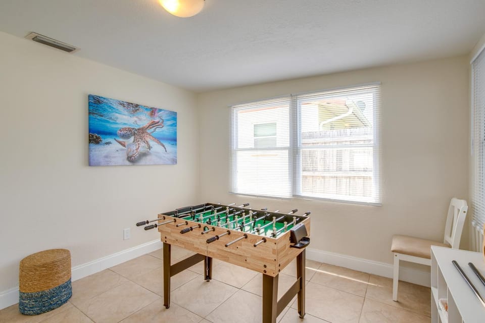 3 Mi to Beach: BBQ-Ready Retreat in Seminole House in Seminole