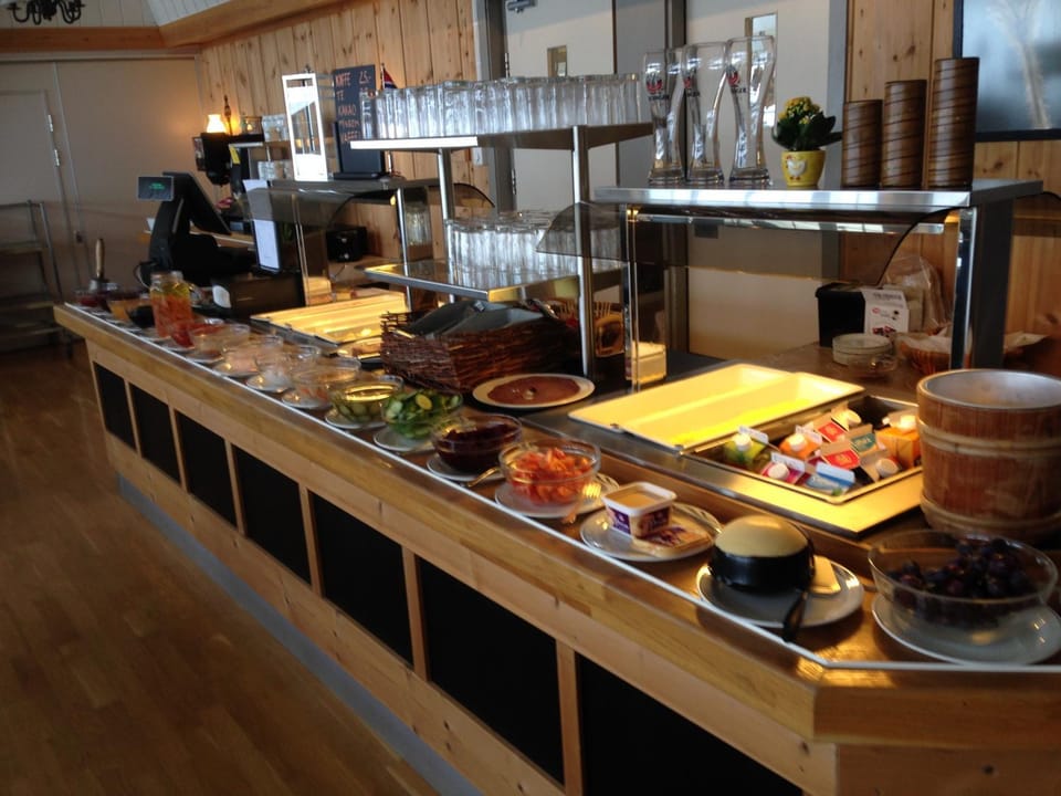 Restaurant/places to eat, Food and drinks, Buffet breakfast