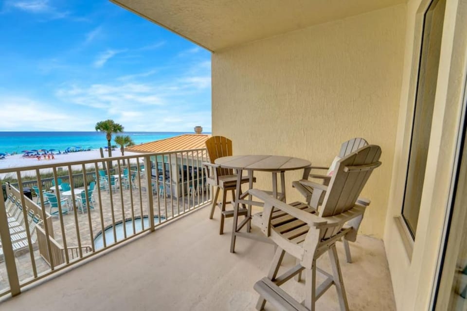 Patio, Day, Natural landscape, Balcony/Terrace, Beach, Sea view