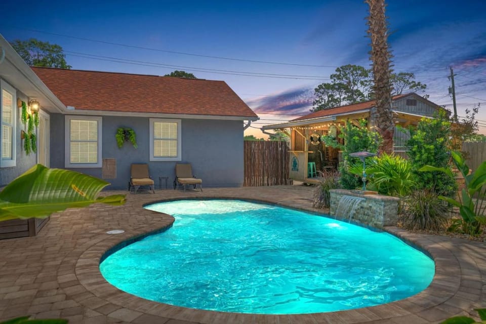 Shipwrecked - Private Pool Home, Game Room, 5 Min to Beach, Pets OK, & More! House in Lower Grand Lagoon