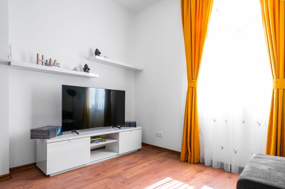 Communal lounge/ TV room, TV and multimedia
