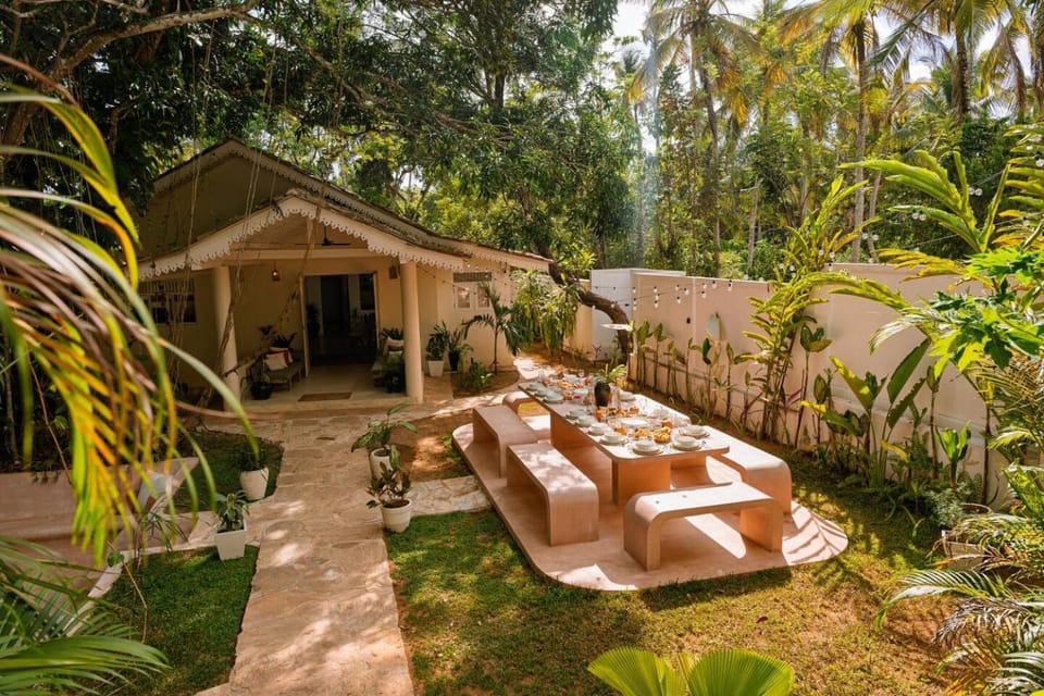 Luxury Villa in Jungle Setting with Infinity Pool and Firepit Villa in Ahangama