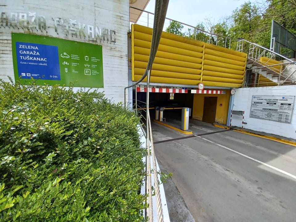 Natural landscape, Street view, Area and facilities