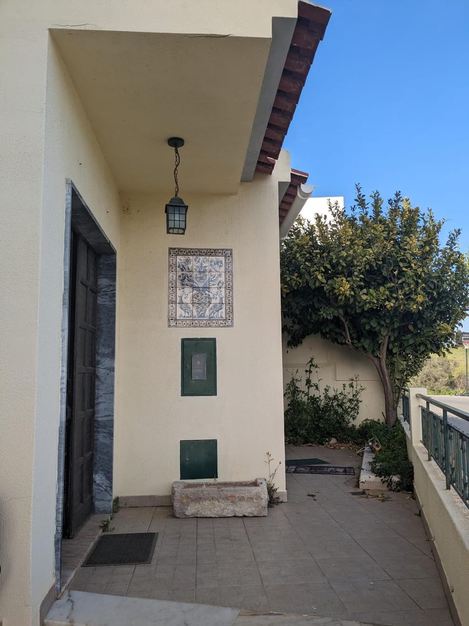 Facade/entrance