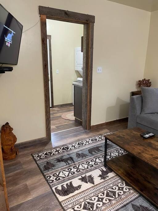 ParkWay Yellowstone Guest House Apartment #3 House in Gardiner