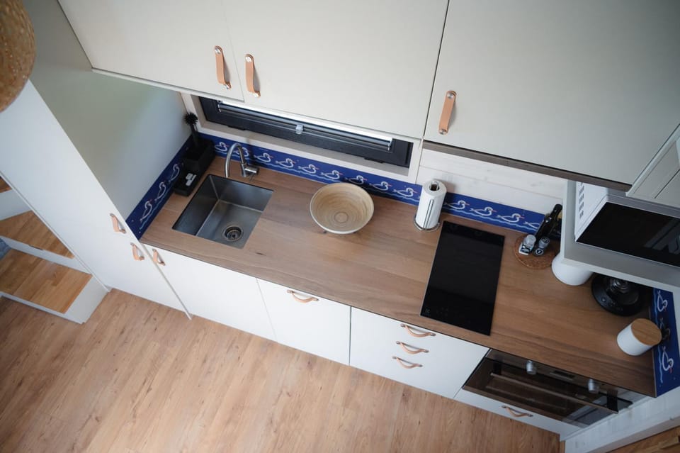 Kitchen or kitchenette, stove, kitchen