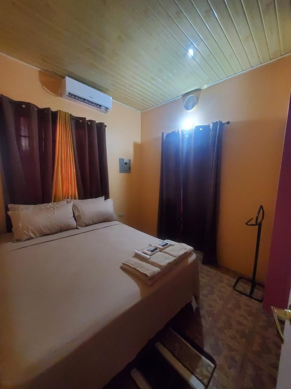 Bed, Photo of the whole room, Bedroom, towels, air conditioner