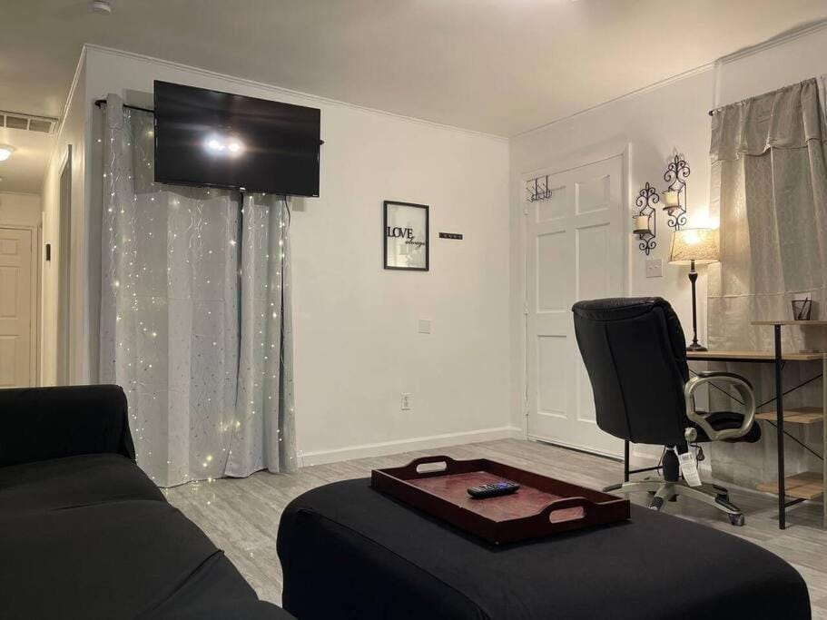 TV and multimedia, Living room, Photo of the whole room, Seating area