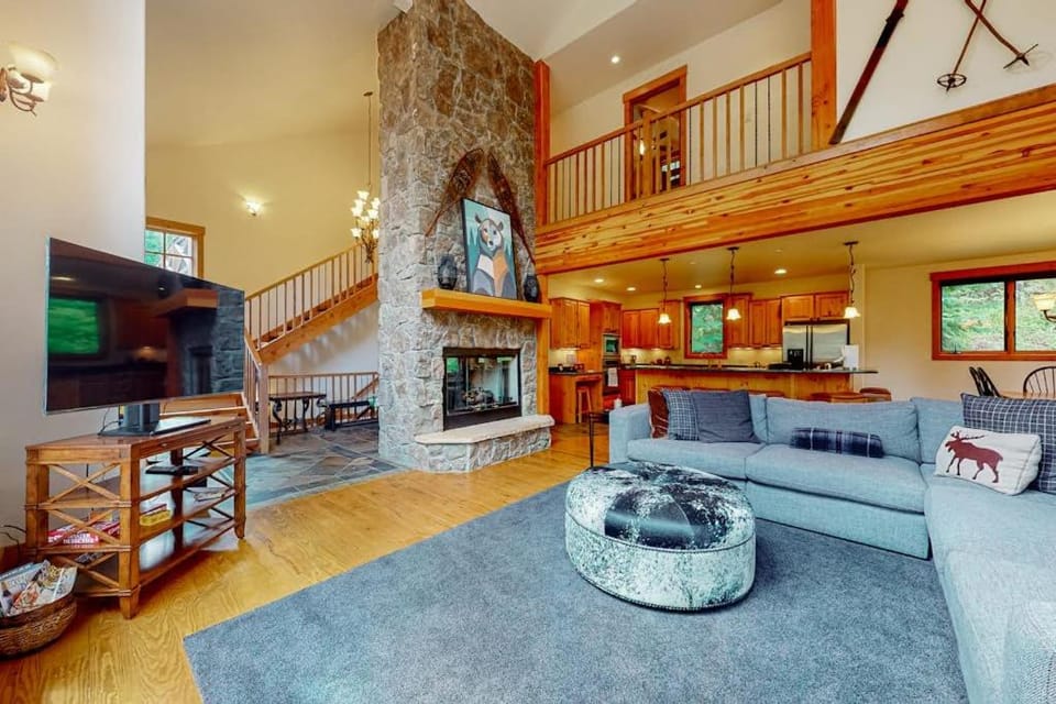 Golden Crown Cabin Cabin in Blue River