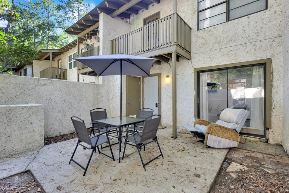 Pickleball Pool & Private Patio Pet OK Near All House in Hilton Head Island