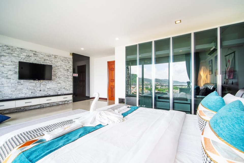 Bed, Living room, Photo of the whole room, Bedroom