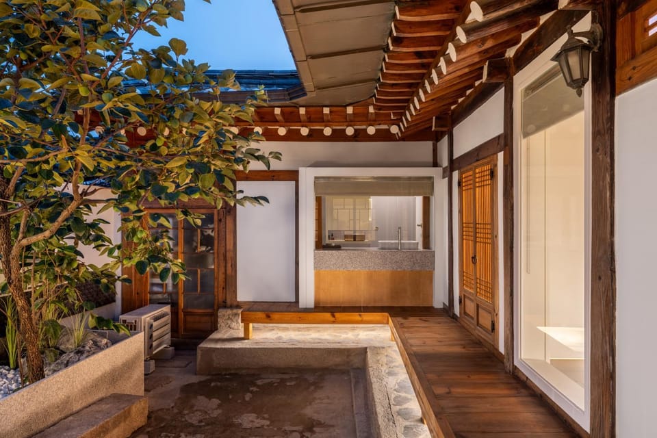 Property building, Garden, View (from property/room), Garden view, Inner courtyard view