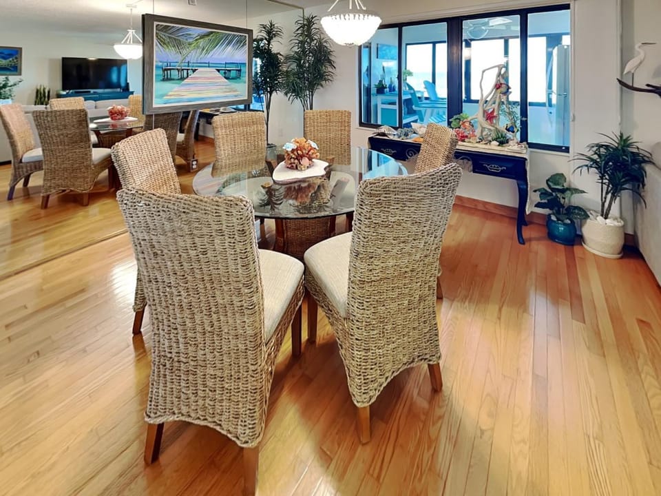 Living room, Seating area, Dining area, furniture