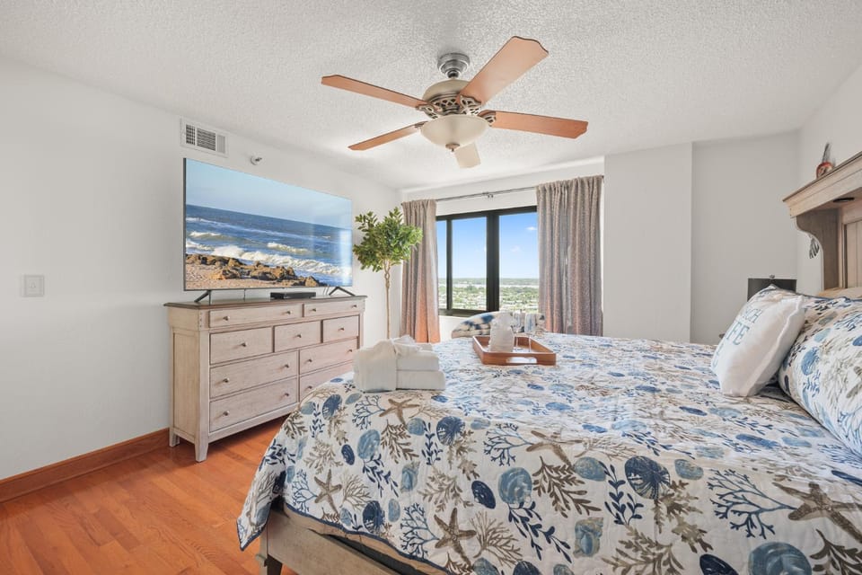 Bed, TV and multimedia, Balcony/Terrace, Bedroom, furniture