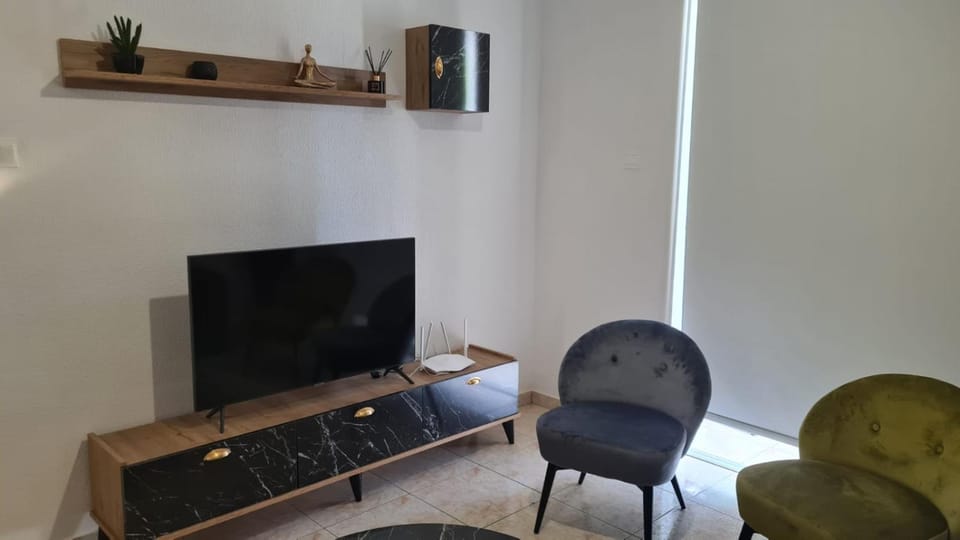 TV and multimedia, Seating area