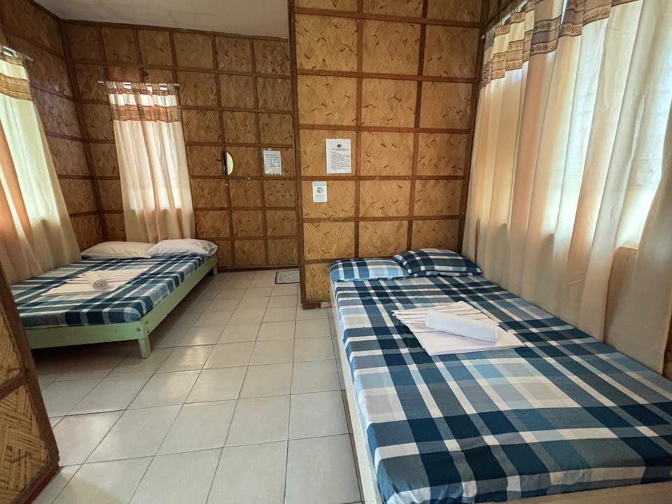 Medelaine's Beach Resort Bed and Breakfast in Puerto Galera