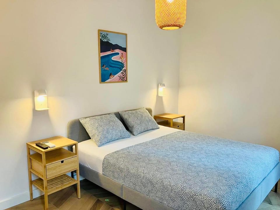 Bed, Photo of the whole room, Bedroom