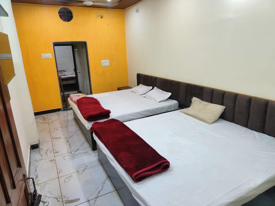Kumkum guest house Bed and Breakfast in India