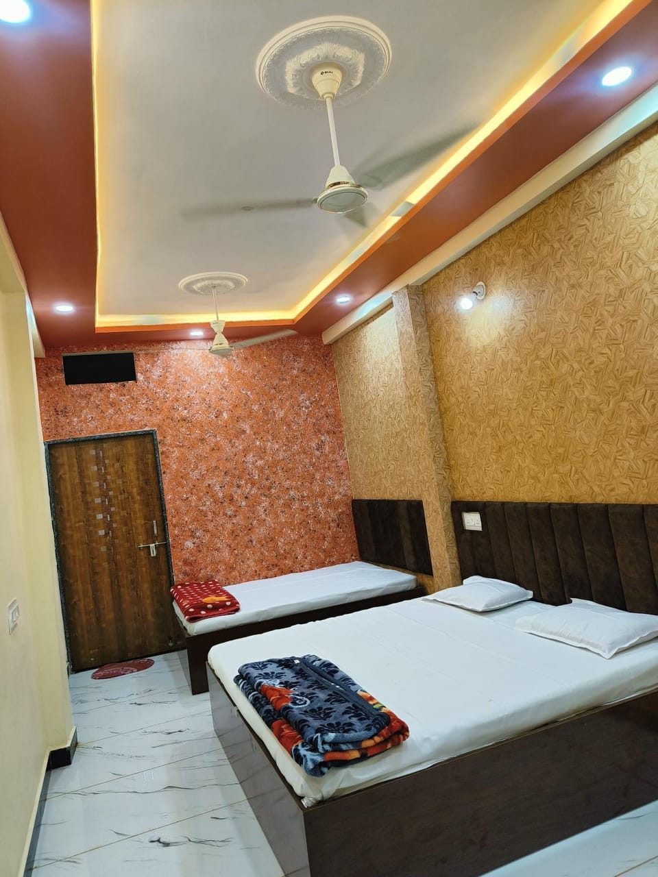Bed, Photo of the whole room