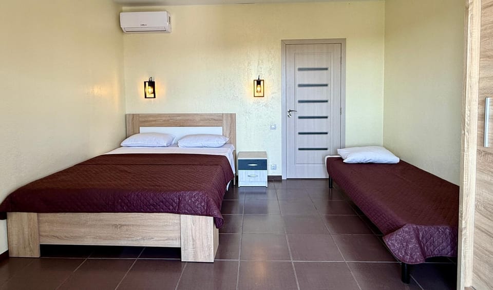 Bed, Photo of the whole room, Bedroom, air conditioner