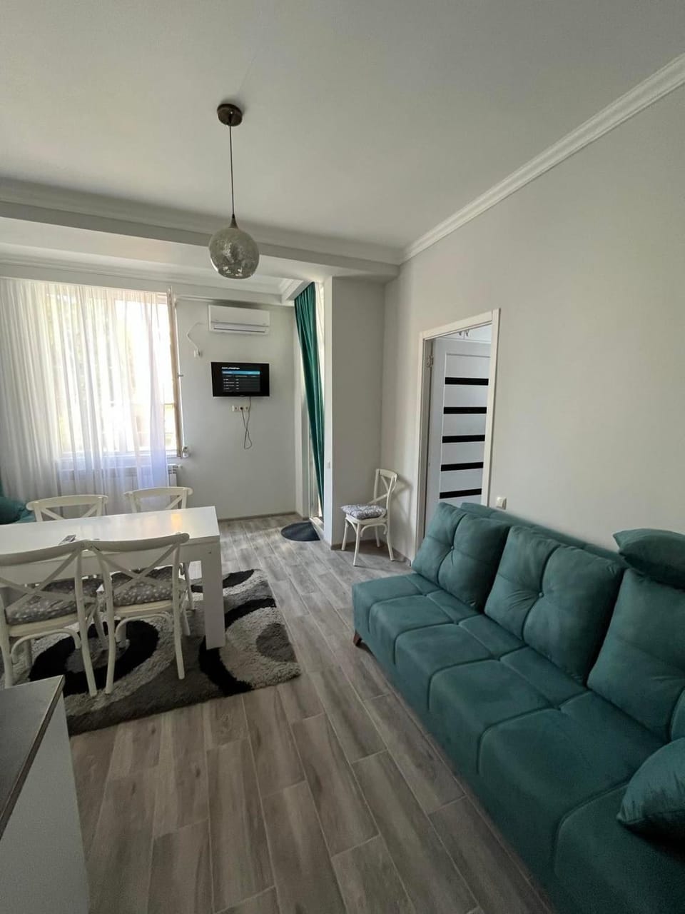 Living room, Seating area, Dining area