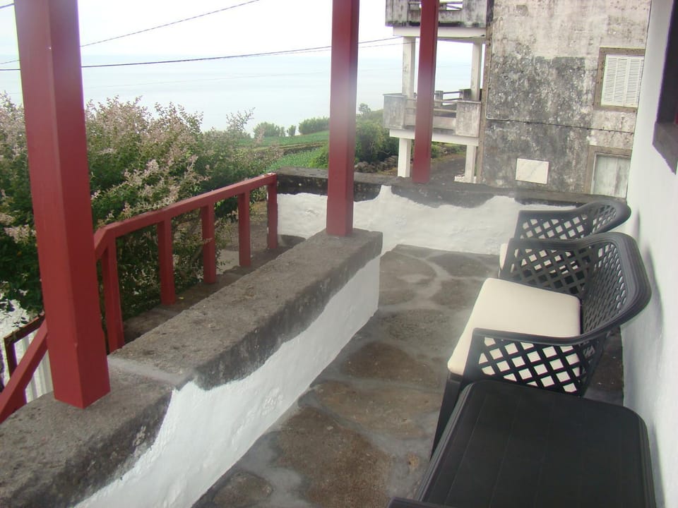 Facade/entrance, Balcony/Terrace